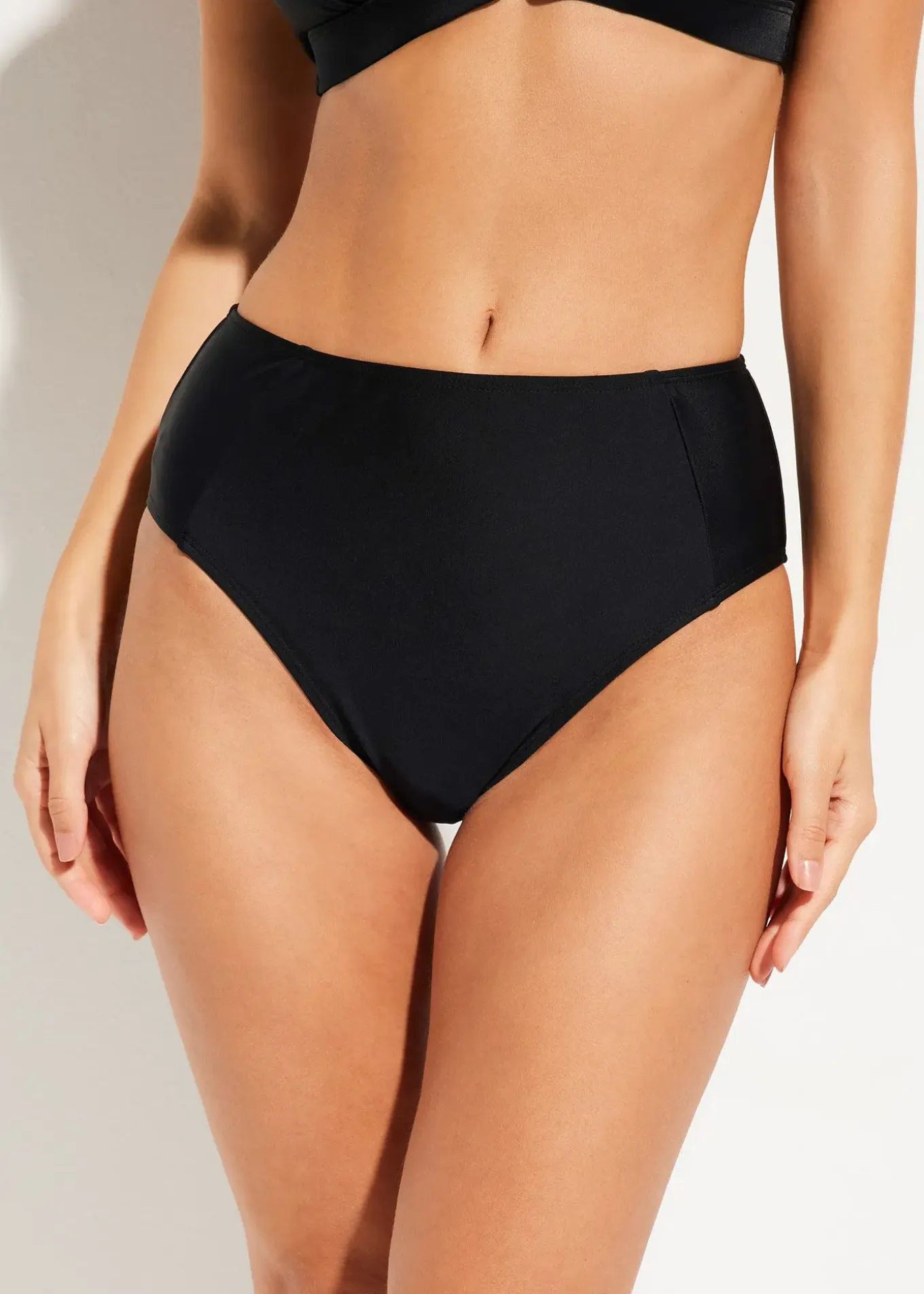 Bas de bikini taille haute, échancré