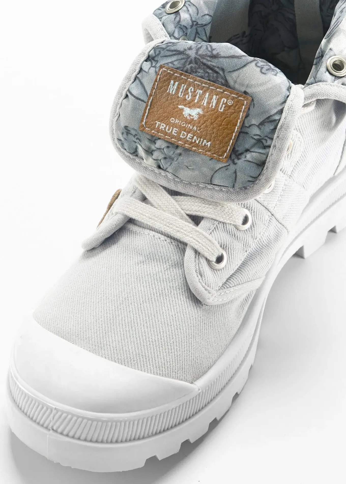 Baskets montantes Mustang en toile coton