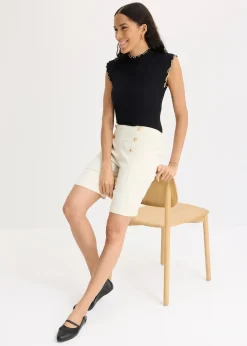 Bermuda avec boutons décoratifs