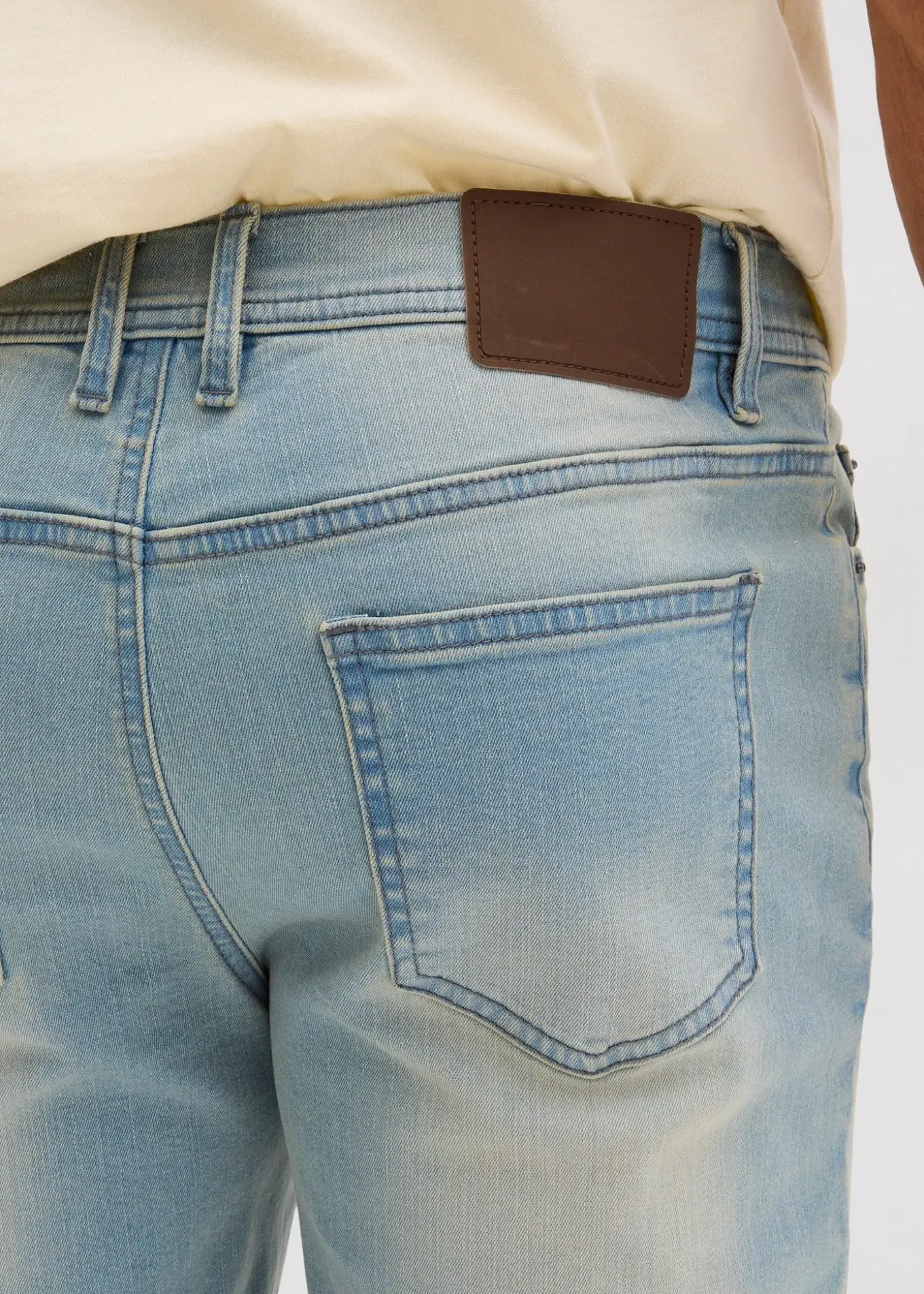 Bermuda en jean extensible avec entrejambe renforcé, regular