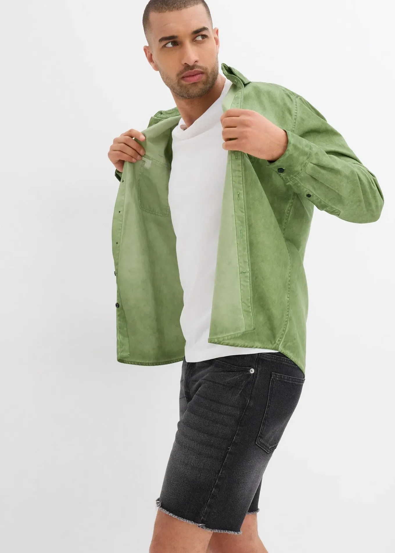 Bermuda en jean extensible à finitions effilochées, loose