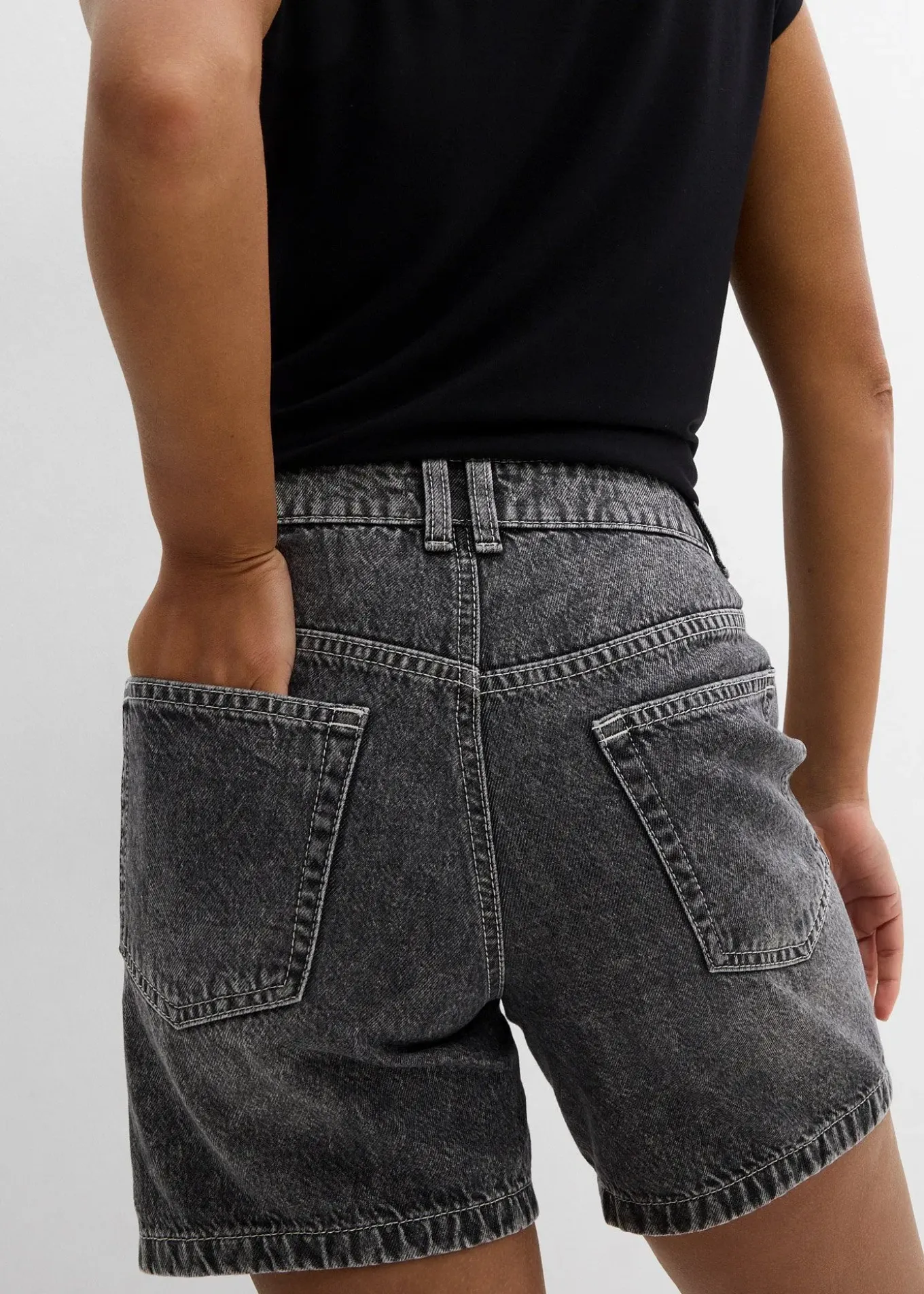 Bermuda en jean taille mi-haute, peu extensible