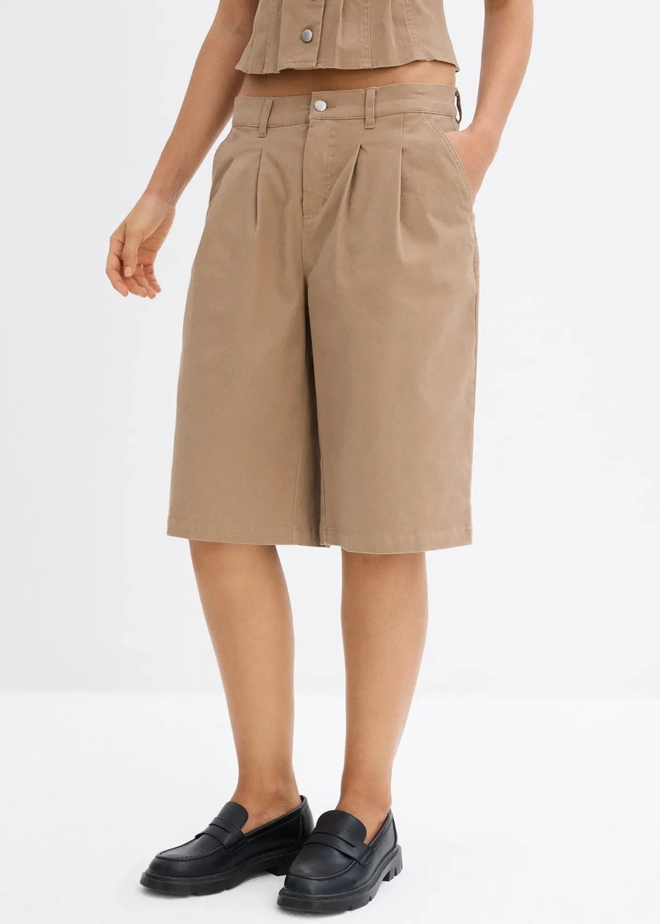 Bermuda long en toile de coton extensible