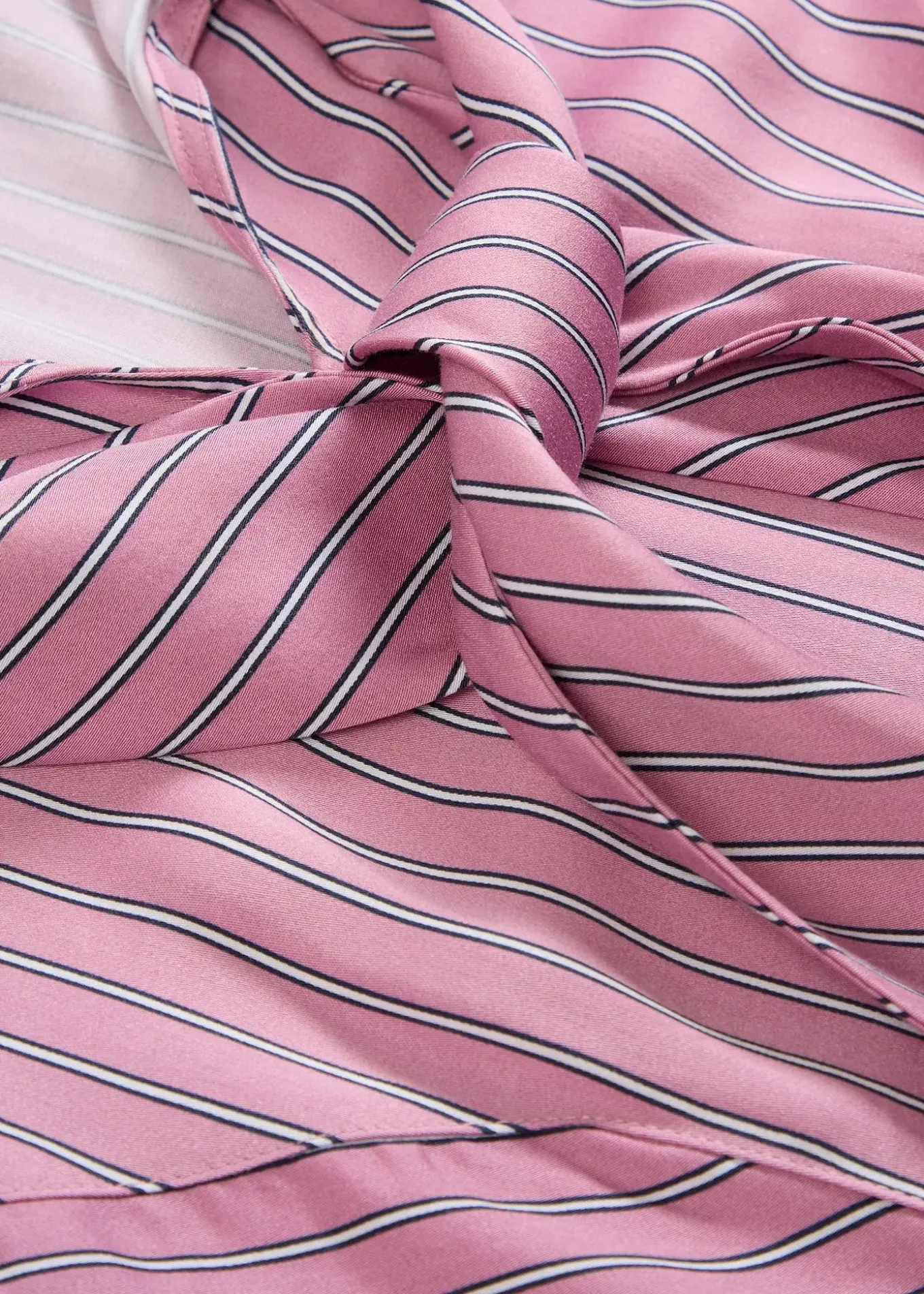 Blouse à lavallière en modal doux