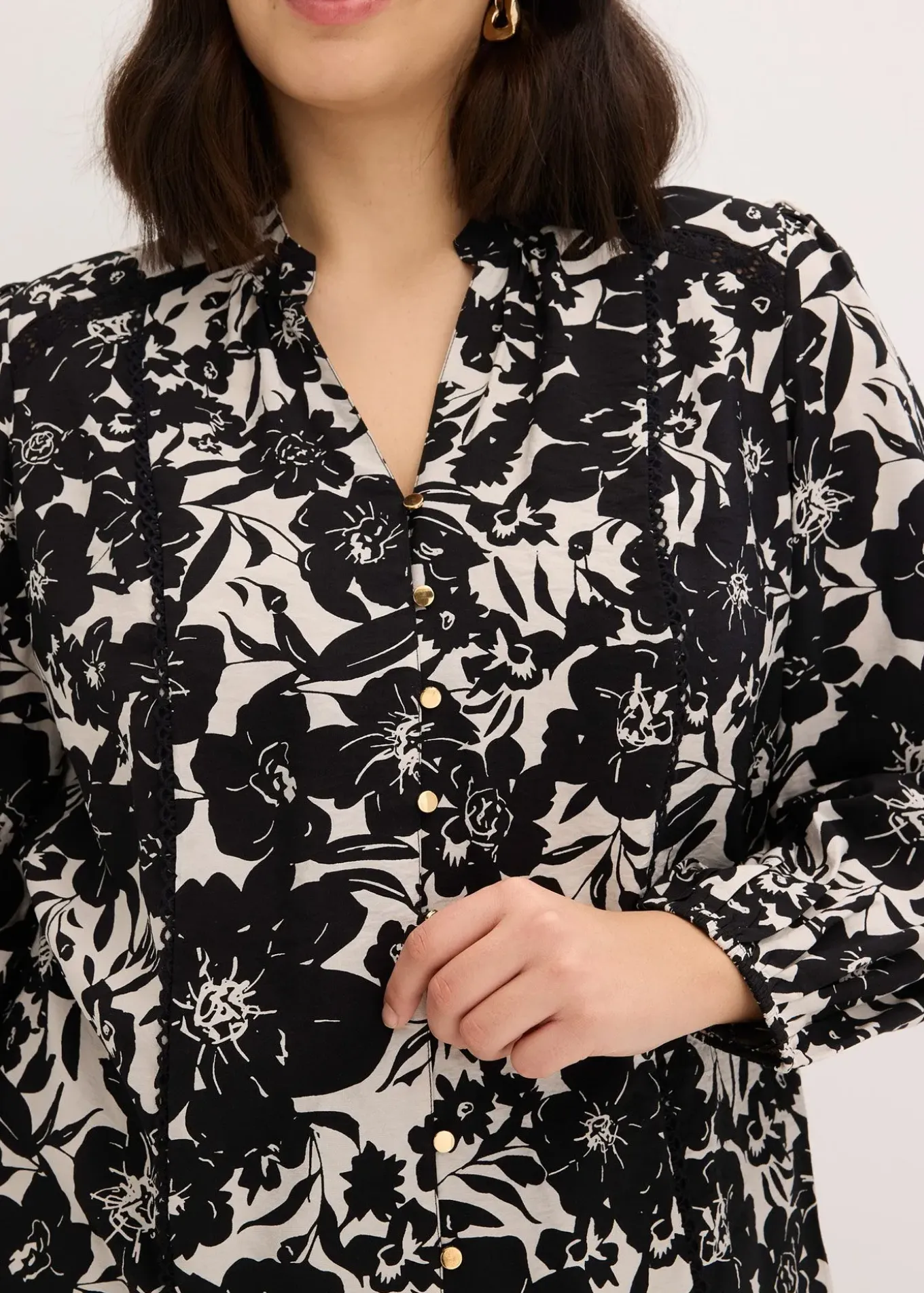 Blouse à rubans de dentelle