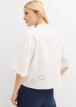 Blouse courte à broderies anglaises