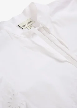 Blouse courte à broderies anglaises