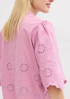 Blouse courte à broderies anglaises