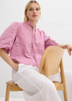 Blouse courte à broderies anglaises