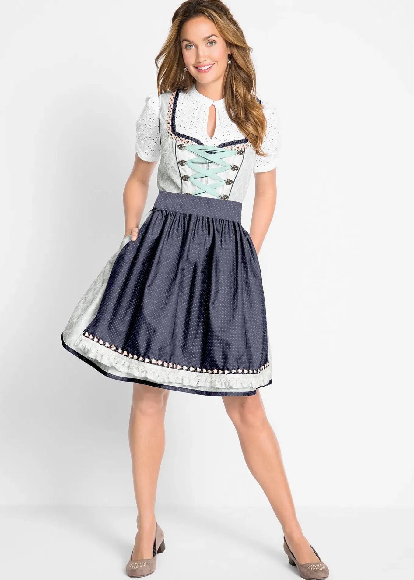 Blouse de Dirndl en broderie anglaise
