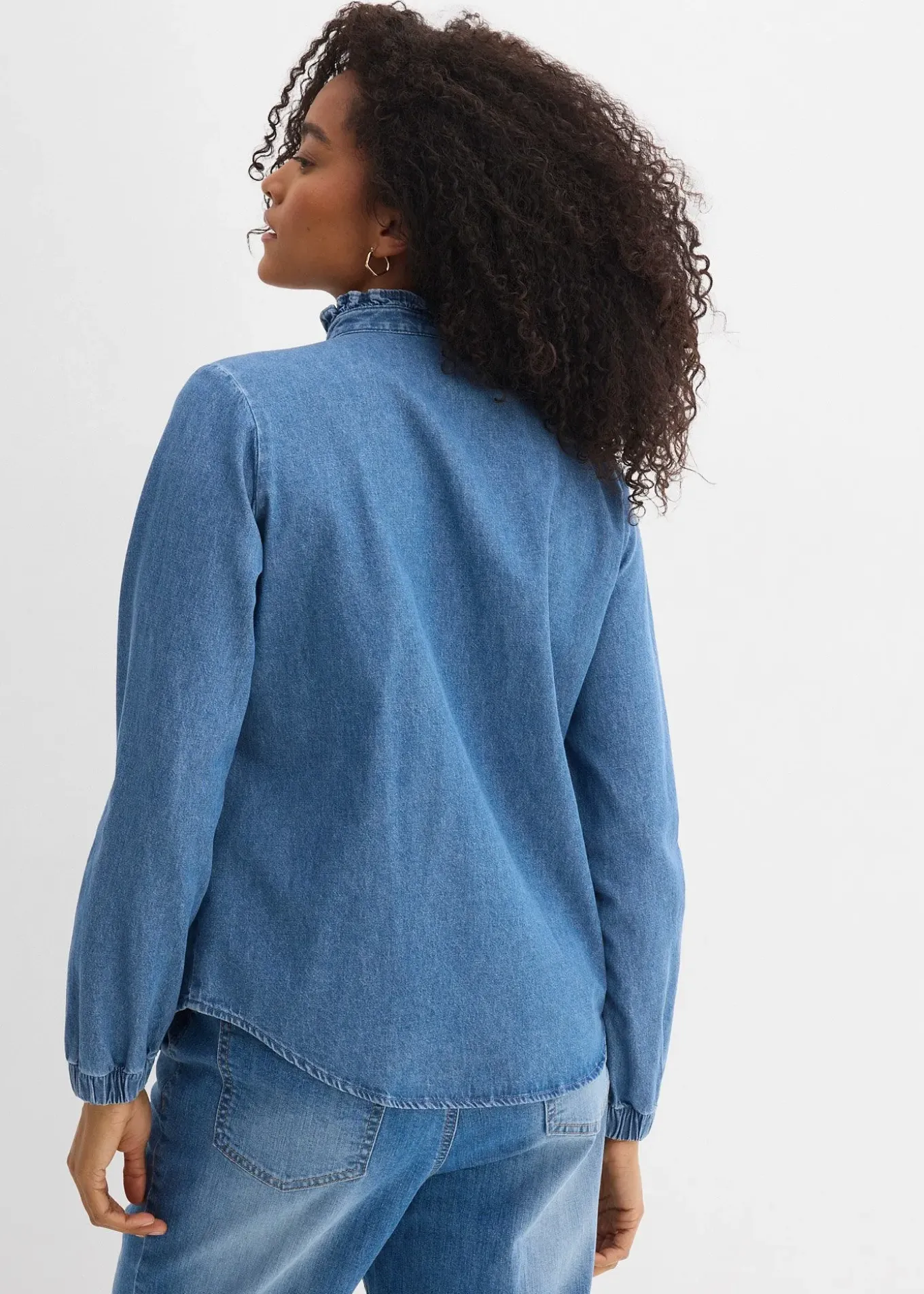 Blouse en jean à finitions volantées