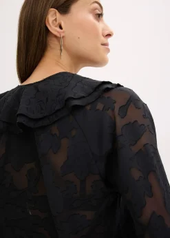 Blouse en mousseline légèrement transparente