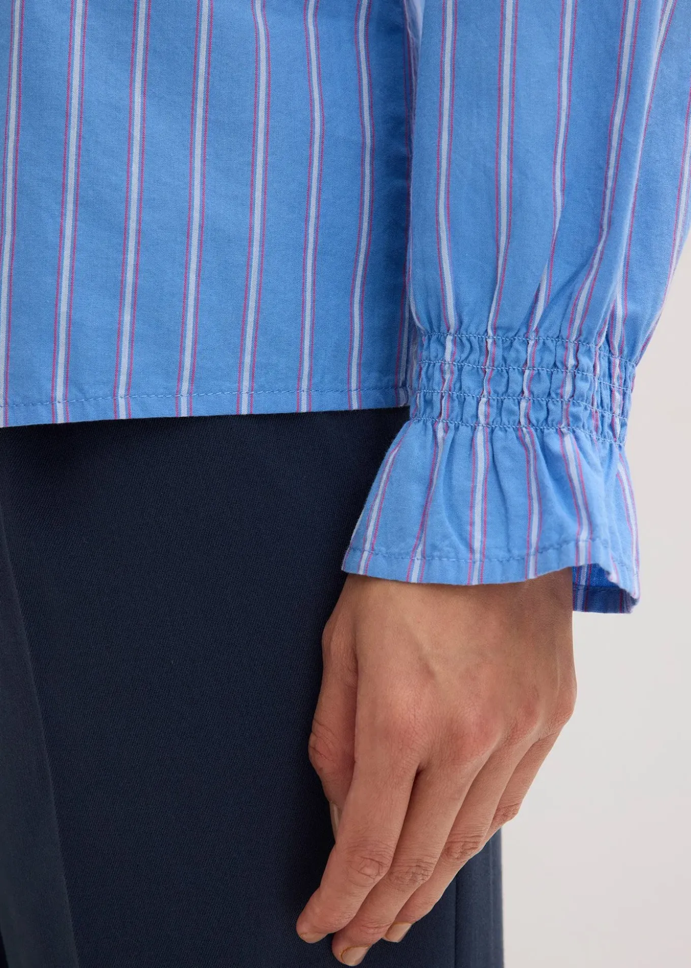 Blouse en popeline à col volanté