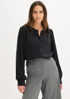 Blouse en satin avec galons en dentelle