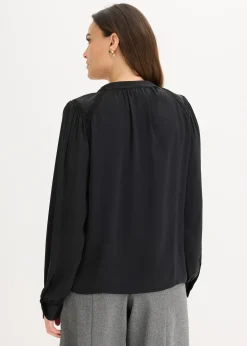 Blouse en satin avec galons en dentelle