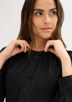 Blouse en satin avec galons en dentelle