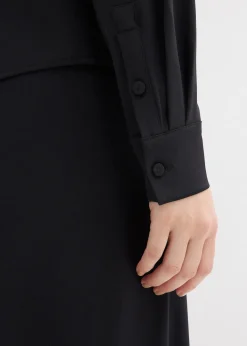 Blouse légèrement brillante