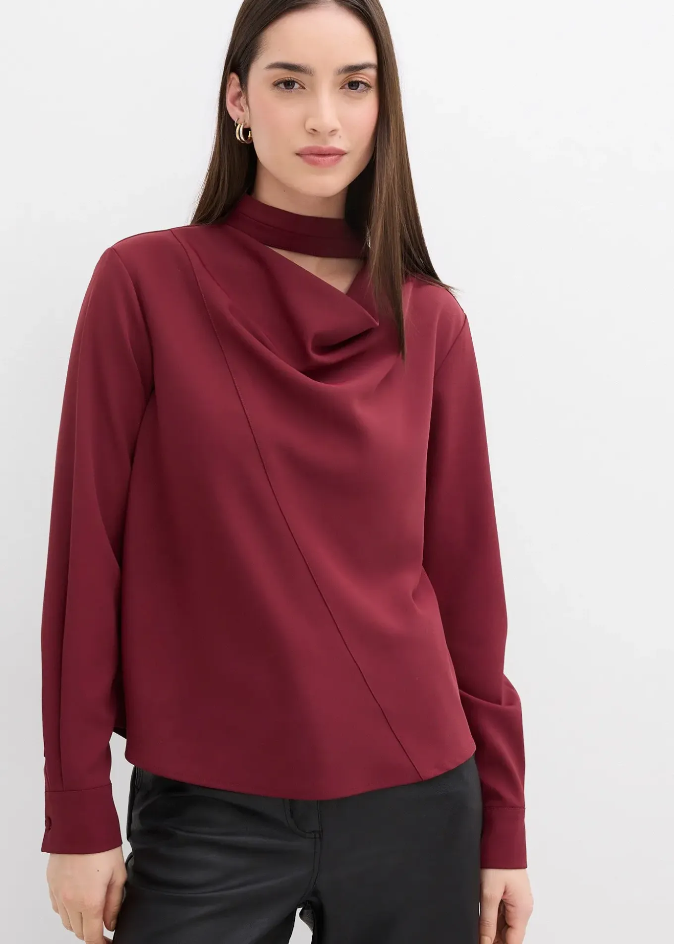 Blouse légèrement brillante