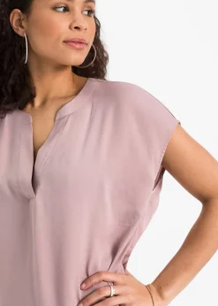 Blouse manches courtes ample en satin avec épaules descendues