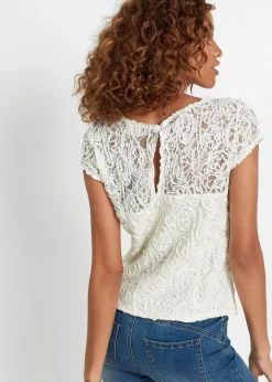 Blouse manches courtes en dentelle