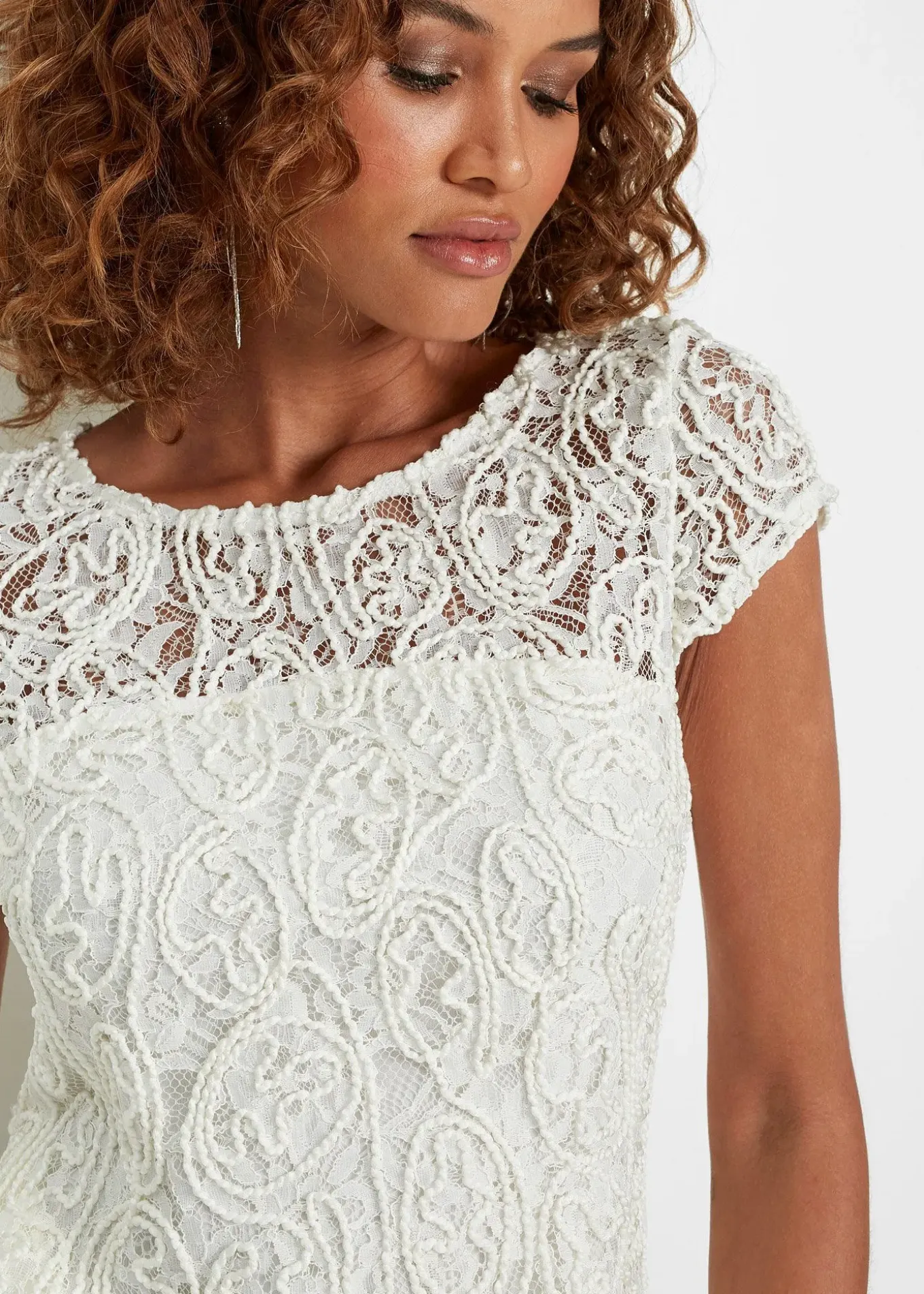 Blouse manches courtes en dentelle