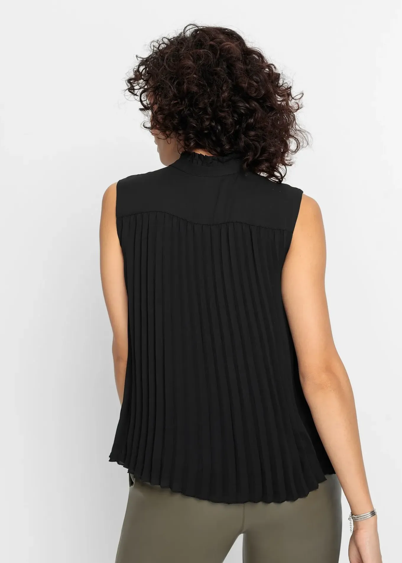 Blouse plissée sans manches