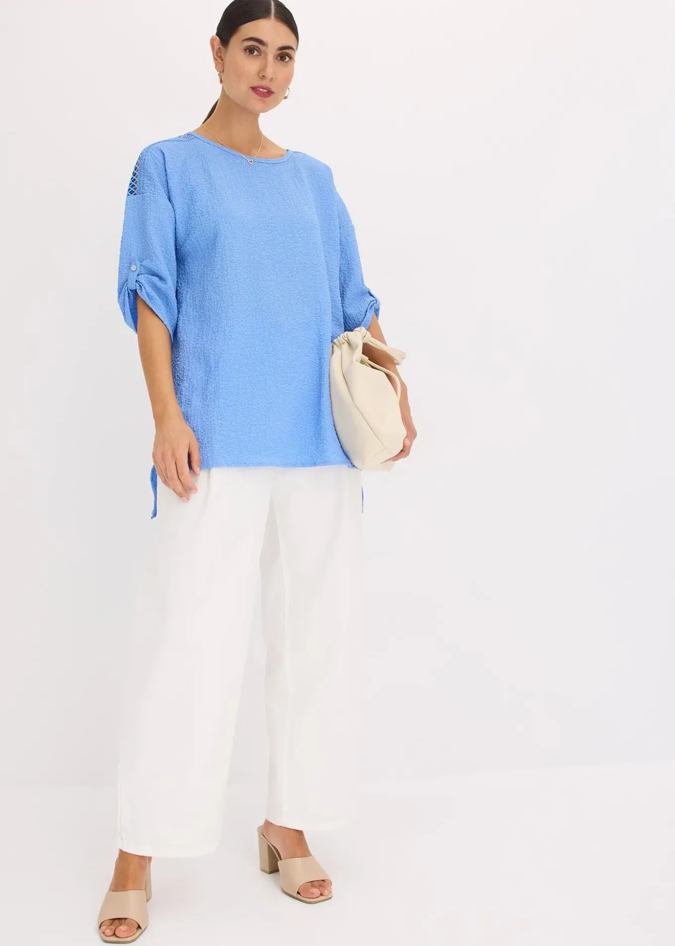 Blouse texturée avec bande de dentelle