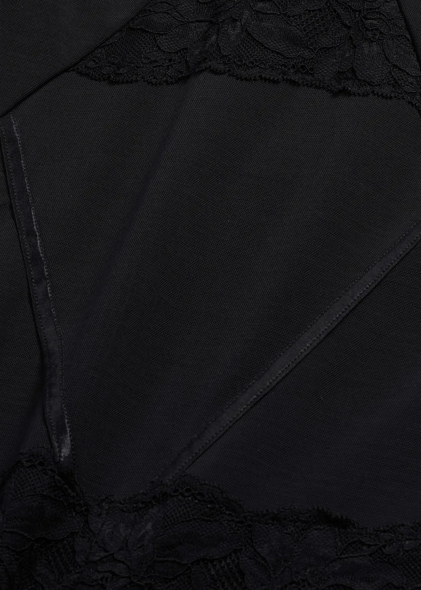 Body sculptant avec dentelle, maintien léger