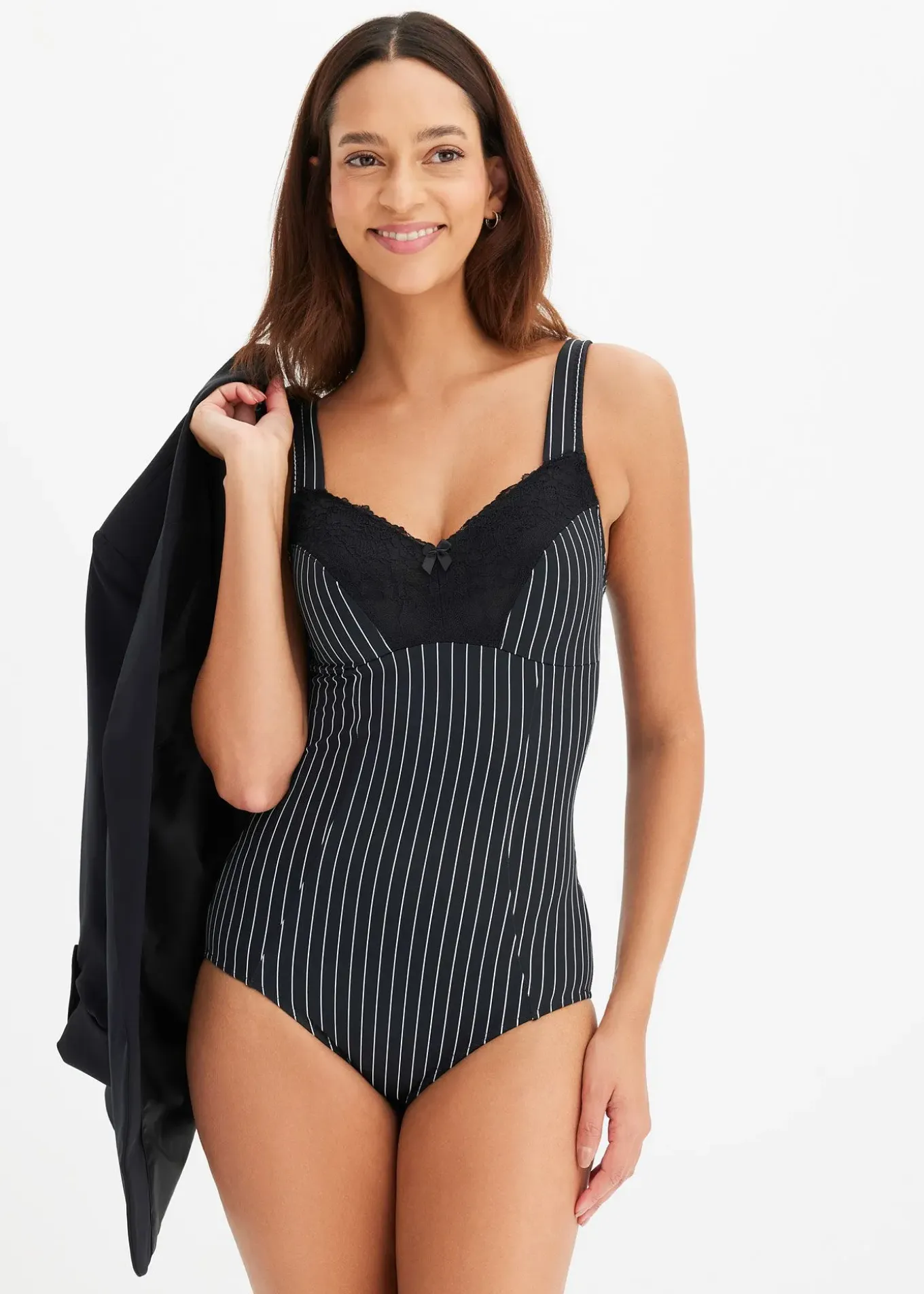 Body sculptant sans armatures, maintien modéré