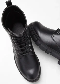 Boots à lacets et semelle crantée