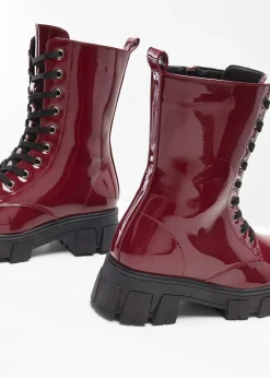 Boots à lacets vernies