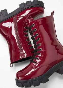 Boots à lacets vernies