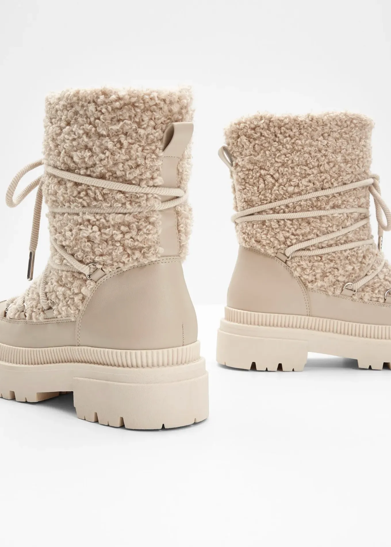 Boots fourrées à lacets
