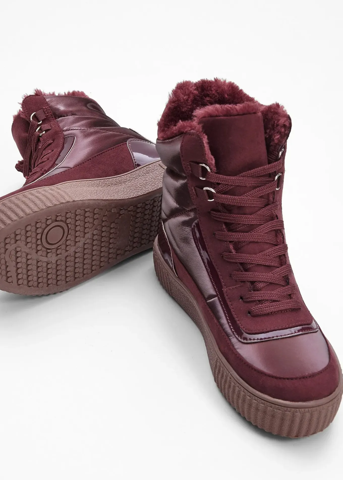 Boots fourrées à lacets