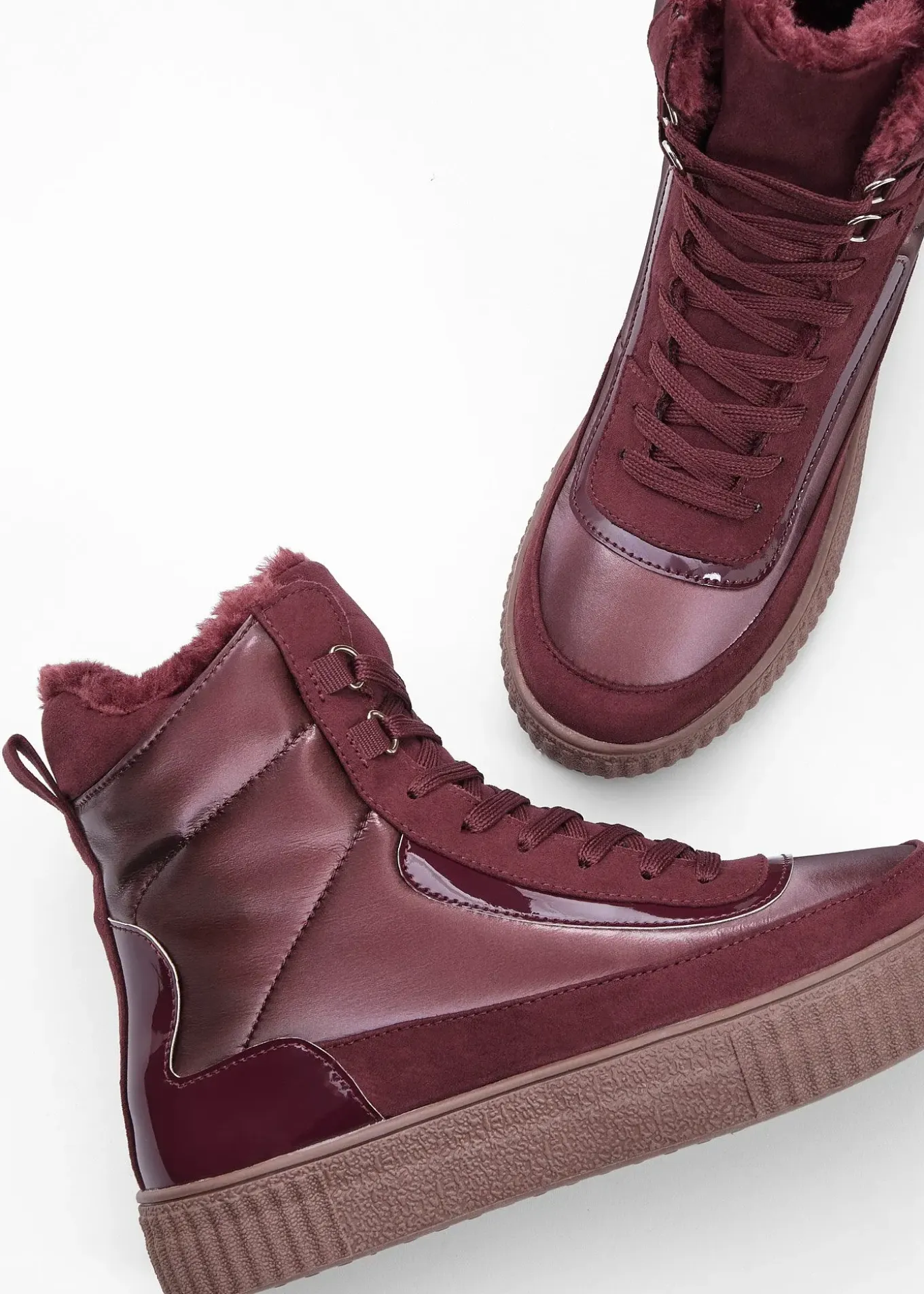Boots fourrées à lacets