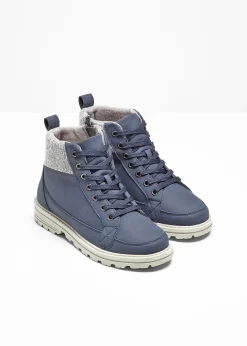 Boots lacées à semelle crantée