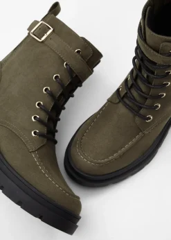 Boots lacées avec boucle