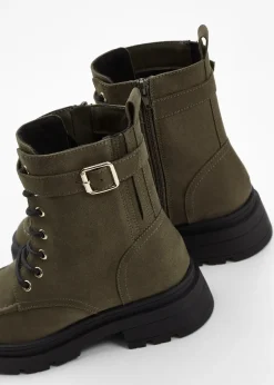 Boots lacées avec boucle