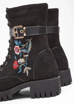 Boots lacées avec broderies