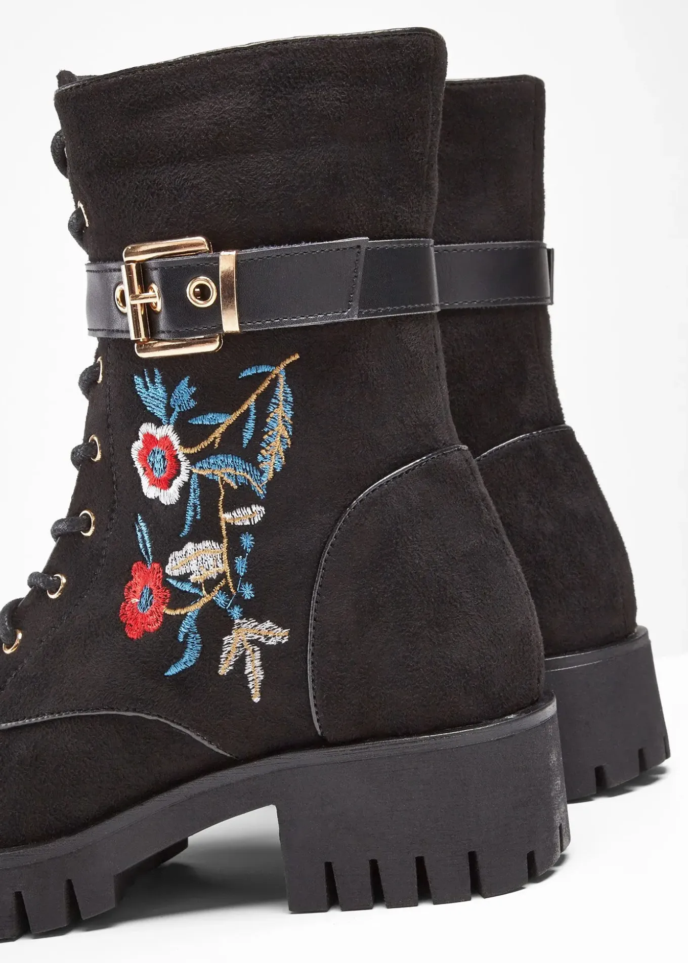 Boots lacées avec broderies