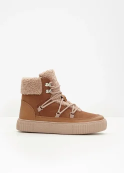 Boots lacées et doublées