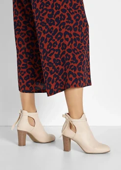 Bottines à découpes