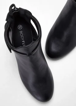 Bottines à découpes