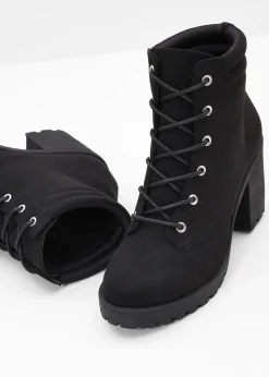 Bottines à lacets et talon carré