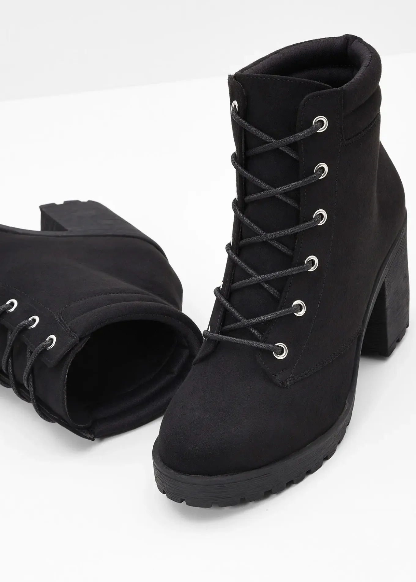 Bottines à lacets et talon carré