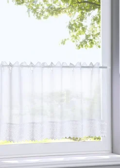 Brise-bise avec bordure brodée