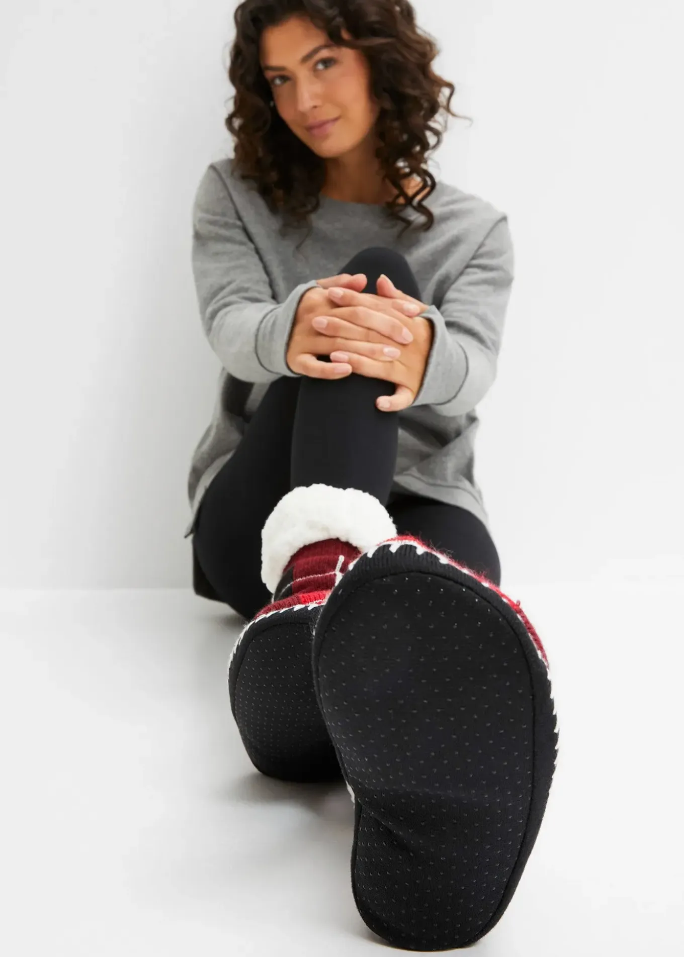 Chaussettes d’intérieur avec semelle antiglisse cousue et doublure moumoute