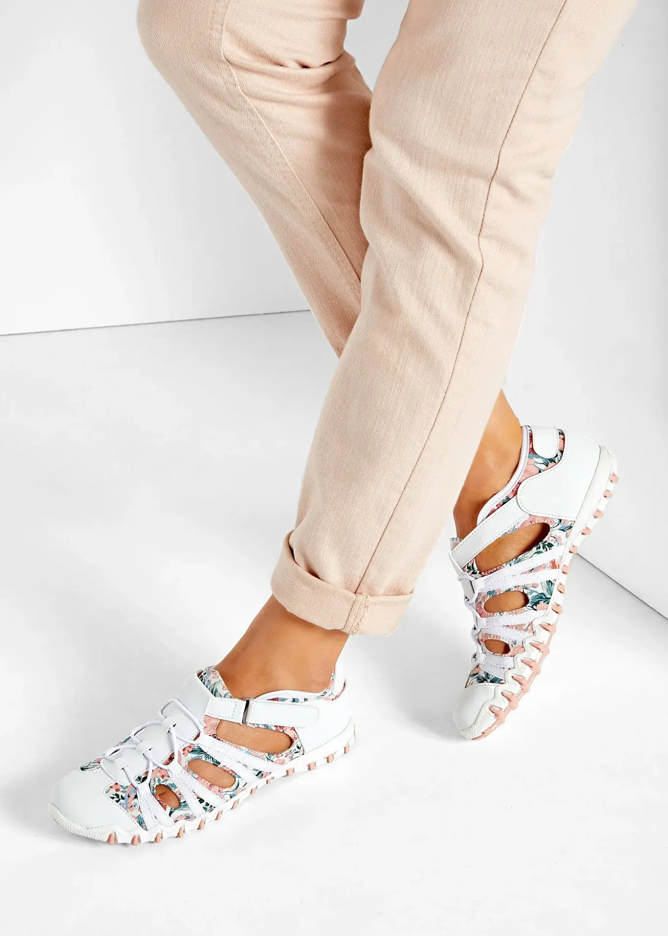 Chaussures à semelle crantée