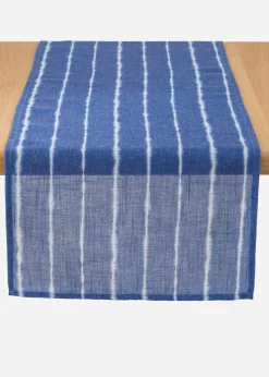 Chemin de table contenant du lin