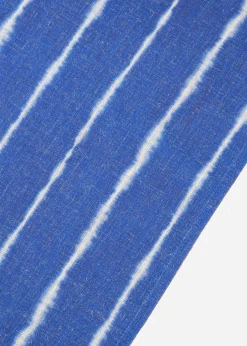 Chemin de table contenant du lin